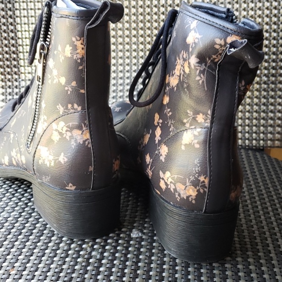 Booties - Picture 4 of 5